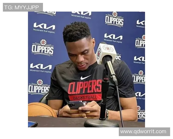 名记曝尼克斯曾考虑威少担任替补控卫 本西成热门人选 名记曝尼克斯曾考虑威少担任替补控卫 本西成热门人选